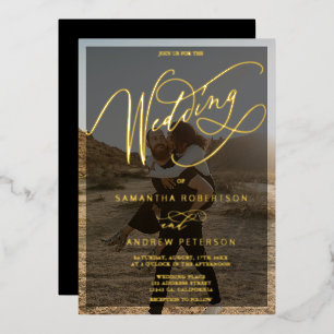 Elegant goud minimalistisch kalligrafieffotobruilo folie uitnodiging