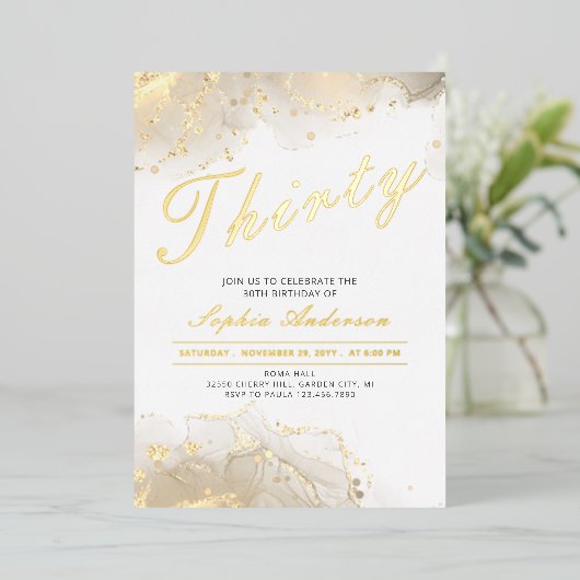Elegant Goud Modern 30e Verjaardag Folie Uitnodiging (Staand Voorkant)