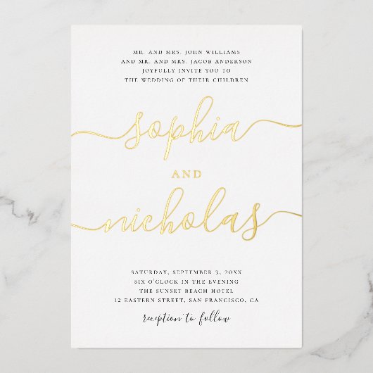Elegant goud modern calligrafie script bruiloft folie uitnodiging (Voorkant)