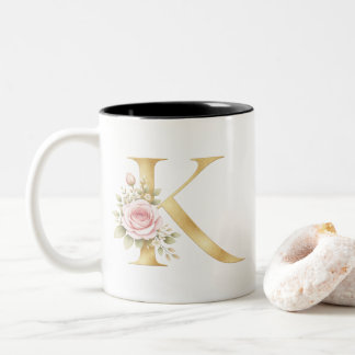 Elegant Gouden Bloemletter K-logo Tweekleurige Koffiemok