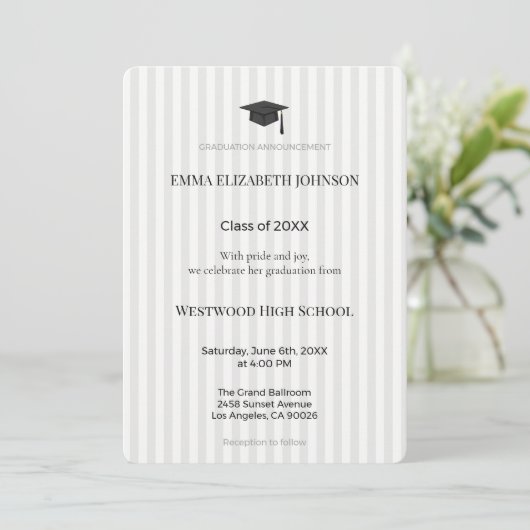 Elegant Graduation Invitation Template, Modern (Debout devant)
