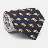Elegant Graduation Tie Gold Mortarboard Pattern Stropdas (Opgerold)
