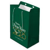 Elegant Green & Gold “New Year 2026” Personalized  Medium Cadeauzakje (Achterkant Gekanteld)