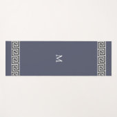 Elegant Grieks patroon op monogrammed Grey Yogamat (Voorkant (horizontaal))