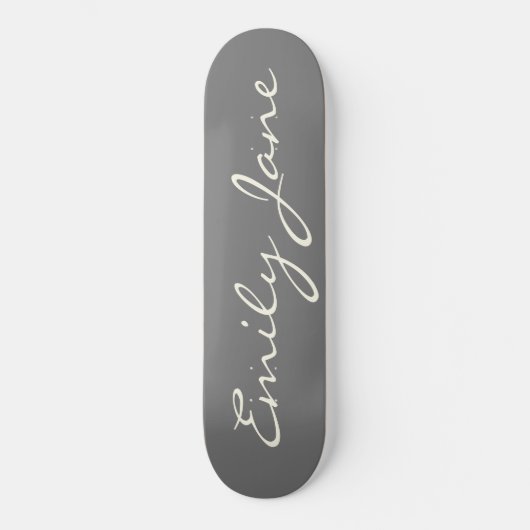 Elegant grijs handgeschreven scriptnaam Aangepast Skateboard (Voorkant)