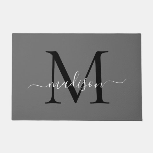 Elegant Grijs Zwart Aangepaste Monogram Script Naa Deurmat (Voorkant)