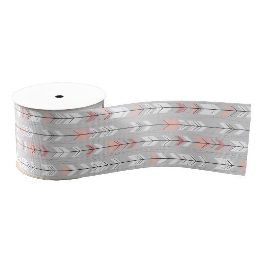 Elegant grijze witte witte roze pijlen die neerval grosgrain lint (Spoel)