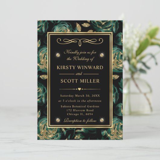 Elegant Groen en Goud Roos Bloemenpatroon Bruiloft Kaart (Staand voorkant)