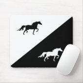 Elegant Horse Silhouettes op zwart-wit Muismat (Met muis)