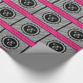 Elegant Hot Pink Monogram Chevron Pattern Cadeaupapier (Hoek)