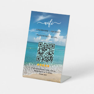 Elegant huis voor vakantiehuur aan het strand wifi reclamebord met voetstuk
