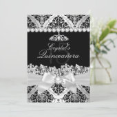 Élégant Invitation Silver Damask & Bow Quinceanera (Debout devant)