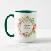 Élégant juste marié épousant la tasse combinée (Gauche)