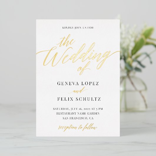 Elegant klassieke Gold Foil Hand Lettered Script v Folie Uitnodiging (Staand Voorkant)