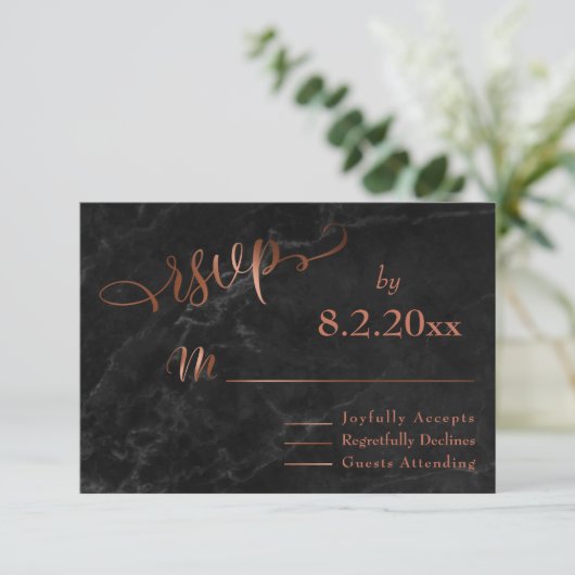 Elegant Koperen Script w / Zwart Marmer Bruiloft R RSVP Kaartje (Staand voorkant)
