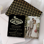 Elégant Las Vegas Destination Faire-part de mariag<br><div class="desc">Annoncez votre mariage dans le style avec ces cartes à faire-part pressées en papier doré mariage à la mode de Las Vegas. Le libellé et la photo modèles sont faciles à personnaliser et votre famille et vos amis seront ravis quand ils recevront ces fabuleuses cartes de faire-part.</div>