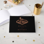 Elégant Las Vegas Destination Mariage<br><div class="desc">Célébrez dans le style avec ce livre d'or mariage glamour et très tendance. Le design est facile à personnaliser avec votre libellé d'événement spécial et vos invités seront ravis quand ils verront ce fabuleux livre d'or. Les éléments mariages correspondants se trouvent dans la collection.</div>