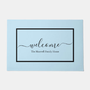 Elegant lichtblauw script familienaam welkom deurmat