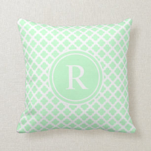 Elegant Light Mint Green Quatrefoil Monogram Kussen