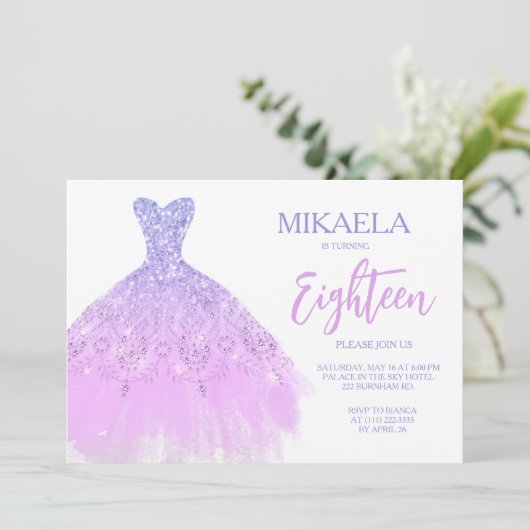 Elegant Lila Gown Glitter 18th Birthday Invitation (Debout devant)