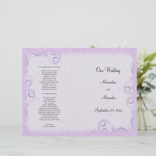 Élégant Lilac Scrollwork Wedding Programme (Debout devant)