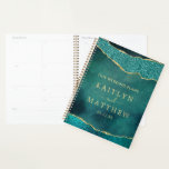 Élégant Mariage d'âge Turquoise & Or<br><div class="desc">Préparez-vous à votre grande journée dans le style avec cette wedding planner élégante et très tendance. Le design est facile à personnaliser avec vos propres noms et date mariage et vous pouvez garder toutes vos idées de design, informations mariages importantes et beaucoup plus en sécurité ensemble dans ce planificateur personnalisé....</div>