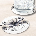 Élégant Mariage moderne noir blanc floral<br><div class="desc">Design mariage de fleurs noir et blanc, mignon et simple. Un look classique mais fantaisiste avec des fleurs noires, grises et crème avec des polices noires et des lettres modernes. Modifiez tout le texte à vos propres informations. Idéal pour un mariage boho avec une touche moderne, un classique d'hiver ou...</div>