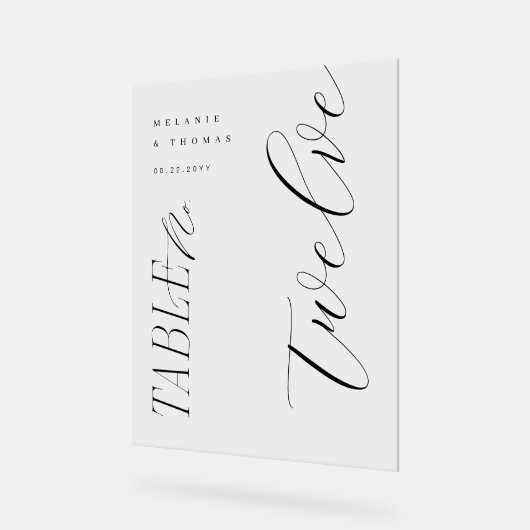 Élégant Mariage moderne Noir Script Numéro de tabl (Angle)