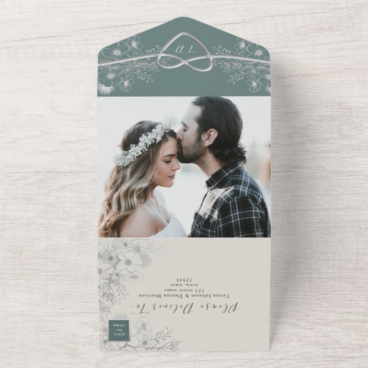 Élégant Mariage Vert Sage Tout en une invitation (Dehors)