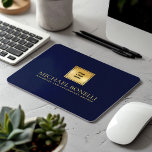 Elégant Marine Blue Leather Luxury Gold Logo NOM<br><div class="desc">Améliorez votre espace de travail grâce à ce tapis de souris en cuir bleu haute qualité NAVY, conçu pour combiner style et fonctionnalité. Doté d'un logo doré luxueux et d'une option permettant d'ajouter deux lignes de texte personnalisé, ce pavé de souris est parfait pour personnaliser avec votre nom, entreprise, entreprise...</div>