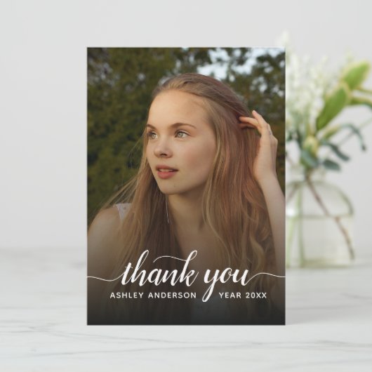 Élégant Merci Script Graduation Photo (Debout devant)