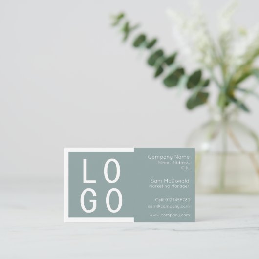 ELEGANT MINIMALIST SJABLOON DESIGN LOGO SAGE GROEN VISITEKAARTJE (Staand voorkant)