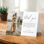 Élégant minimaliste Merci Mariage photo Invitat<br><div class="desc">Faites preuve de gratitude avec nos élégantes cartes de remerciement avec un script moderne et votre photo mariage préférée. Ces cartes offrent un design élégant et minimaliste qui complète parfaitement toute esthétique mariage. Personnalisez-les avec un message sincère d'appréciation pour transmettre vos remerciements à vos amis et à votre famille pour...</div>