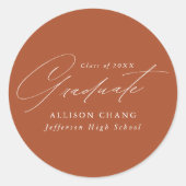 Elegant minimalistisch script terracotta Afstudere Ronde Sticker (Voorkant)