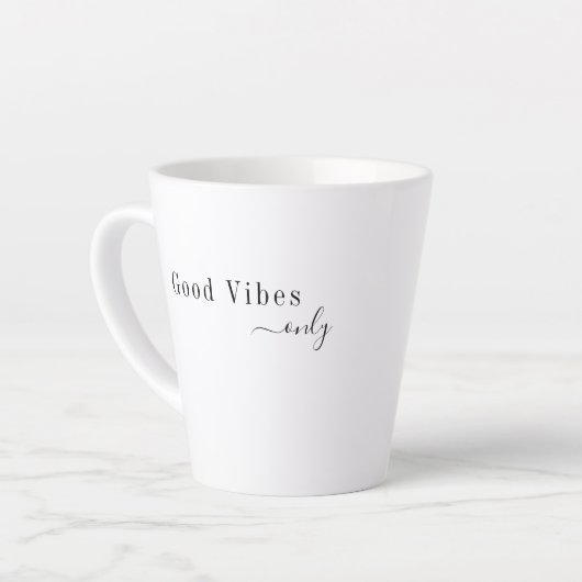 Elegant minimalistische scriptnaam op maat latte mok (Linkerhoek)