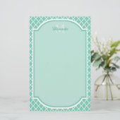 Elegant mint Green Quatrefoil Monogram met naam Briefpapier (Staand voorkant)