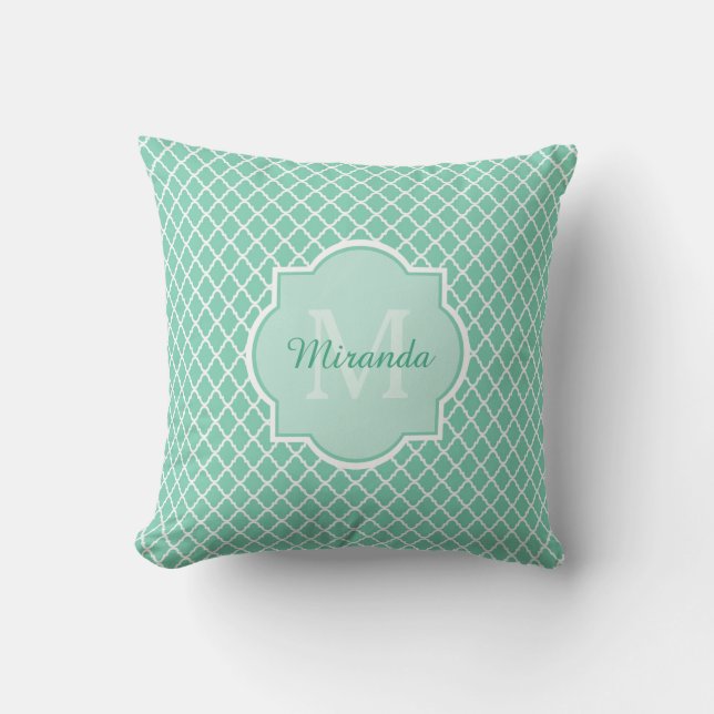 Elegant mint Green Quatrefoil Monogram met naam Kussen (Voorkant)