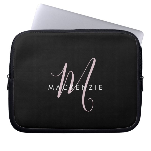Elegant Modern Black Blush Pink Script Monogram Laptop Sleeve (Voorkant)