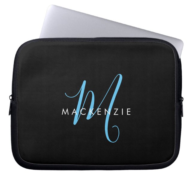 Elegant modern Black Sky Blue Script Monogram Laptop Sleeve (Voorkant)