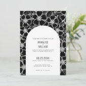 Elegant Modern Black White Floral Wedding Kaart (Staand voorkant)