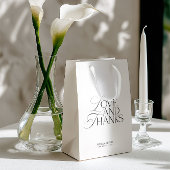 Elegant Modern Black & White Wedding Welcome Medium Cadeauzakje