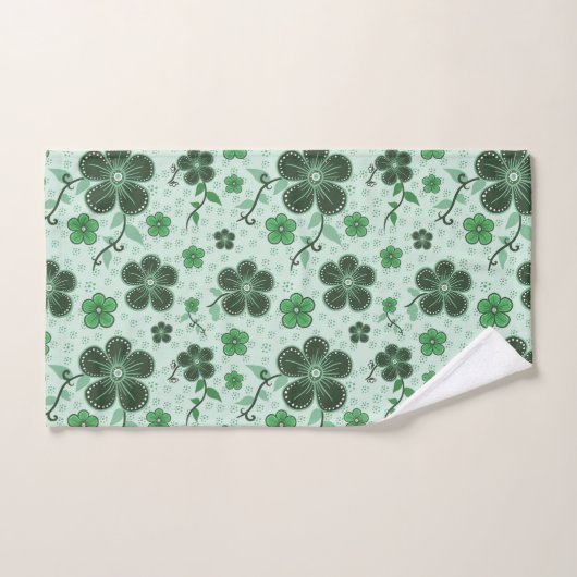 Elegant, Modern Flower Pattern on Green (Serviette à main)