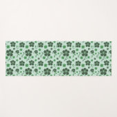 Elegant, Modern Flower Pattern on Green Yogamat (Voorkant (horizontaal))