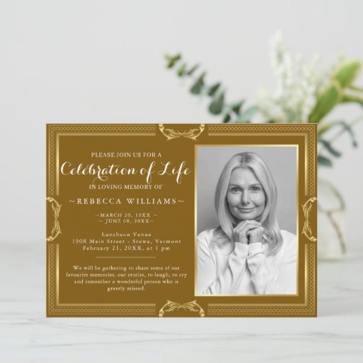Elegant Modern Gold Photo Celebration of life Invi Kaart (Staand voorkant)