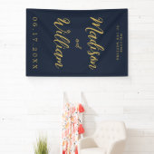 Elegant modern Script Navy Gold Welkome bruiloft Spandoek (Insitu)