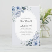 Elegant Modern Stoffig Blauw Bloemen Bruiloft Kaart (Staand voorkant)