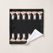 Elegant, Modern White Horses with Flowers on Black (Gant de toilette)