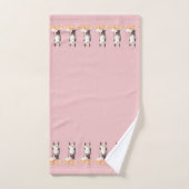 Elegant, Modern White Horses with Flowers on Pink Bad Handdoek (Handdoek)