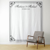 Elegant Moderne Script Wedding Photo Booth Backdro Wandkleed (In situ)