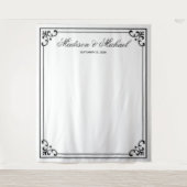 Elegant Moderne Script Wedding Photo Booth Backdro Wandkleed (Voorkant)